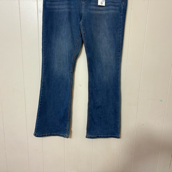 Curve Appeal Curve Creator Bootcut Jeans Size 14/32 NWT - Picture 2 of 10